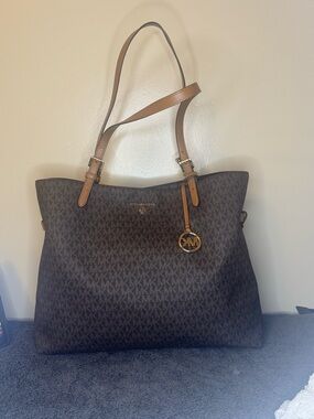 Michael Kors Lenox Signature Large Tote Bag